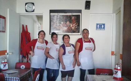 El equipo de Gorditas La Abuelita listas para atender a todos nuestros clientes