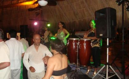 grupo musical cubano, musica versatil,puerto vallarta,bodas y eventos.