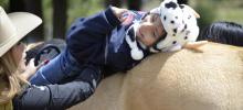 Terapia con caballos para niños con discapacidad