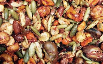 Botana con haba, cacahuate enchilado, pepita y garbanzo enchilado
