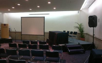 pantallas de proyeccion para conferencias,