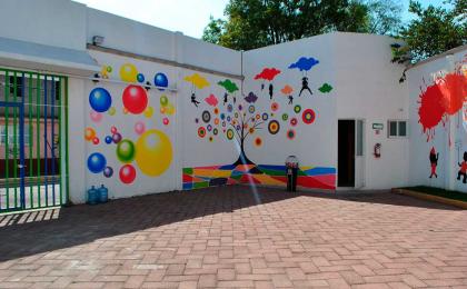 Mereke kids salón de fiestas infantiles - estacionamiento