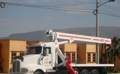 Grua Titan Certificada 17 toneladas