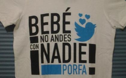 Mascara de Látex Playeras Bebe no andes con nadie