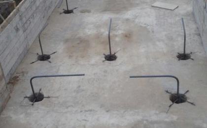 perforado y y habilitado de acero en micropilas para cimentación